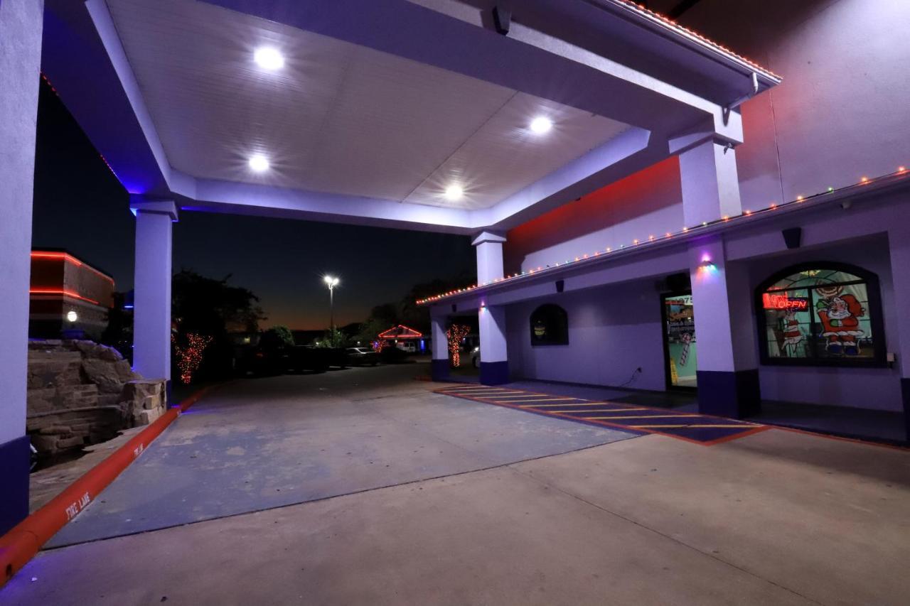 Scottish Inn And Suites Houston-Jones Road Kültér fotó